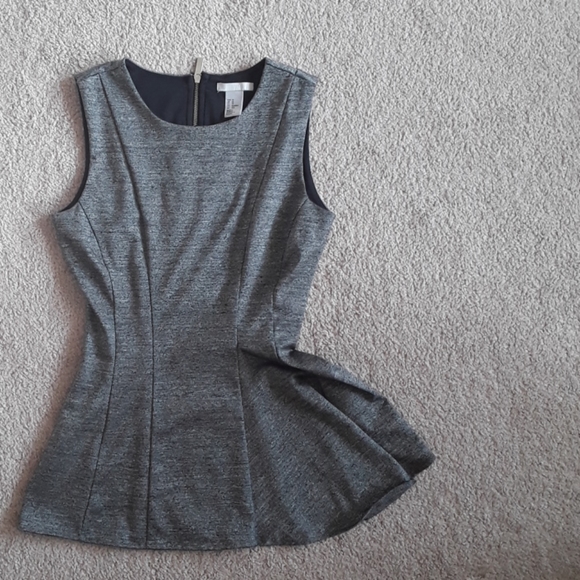 H&M Tops - 🐖Grey H&M tank top size xs